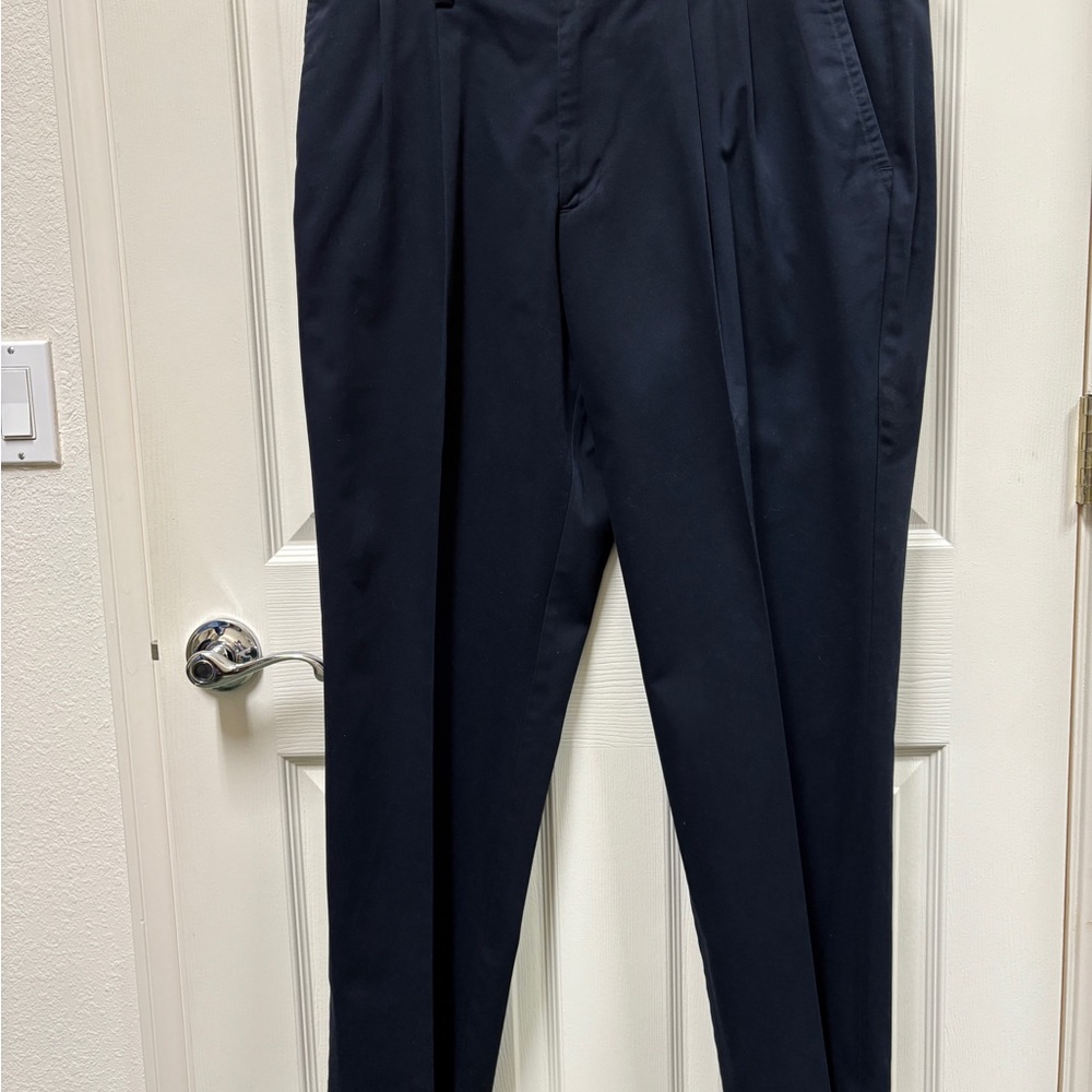 MENS Dockers dress pants 38x32 Navy blue